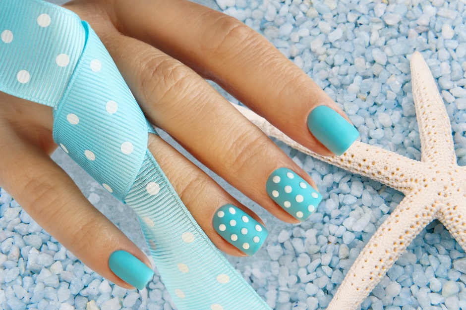 Beach-inspired, stunning nails made easy